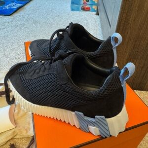 Hermes Bouncing Sneaker youth size 35 like new